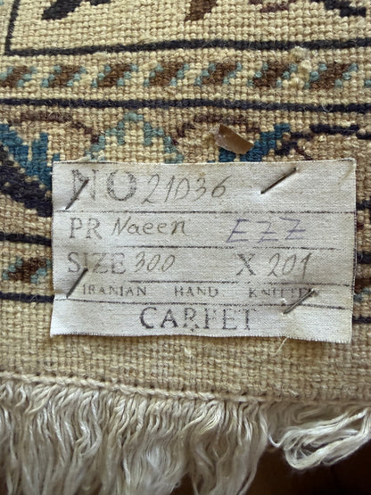 Hand-knotted vintage Nain rug – 300 × 201 cm