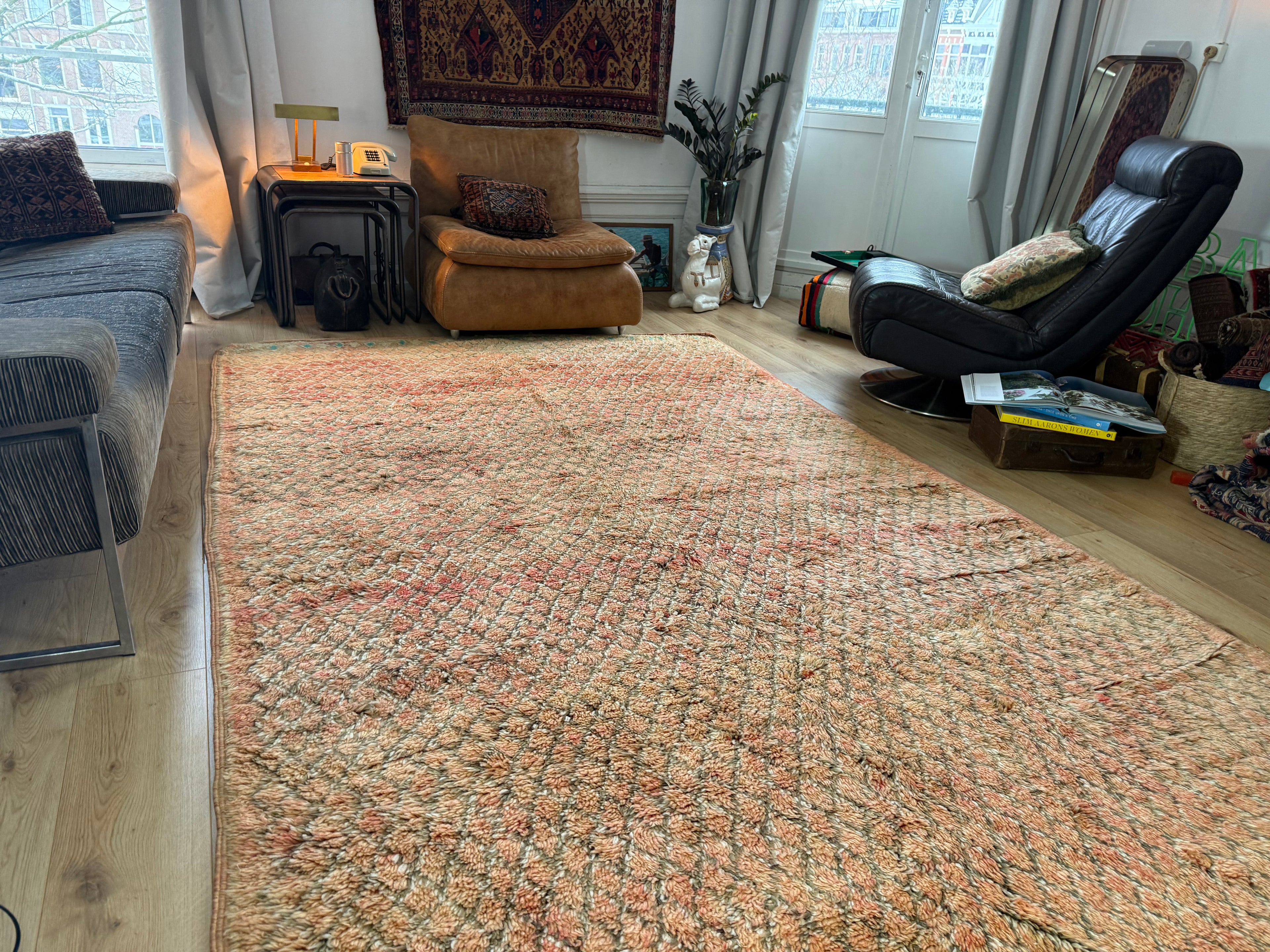 Zacht vintage Berber tapijt in perziktinten – 320 × 195 cm