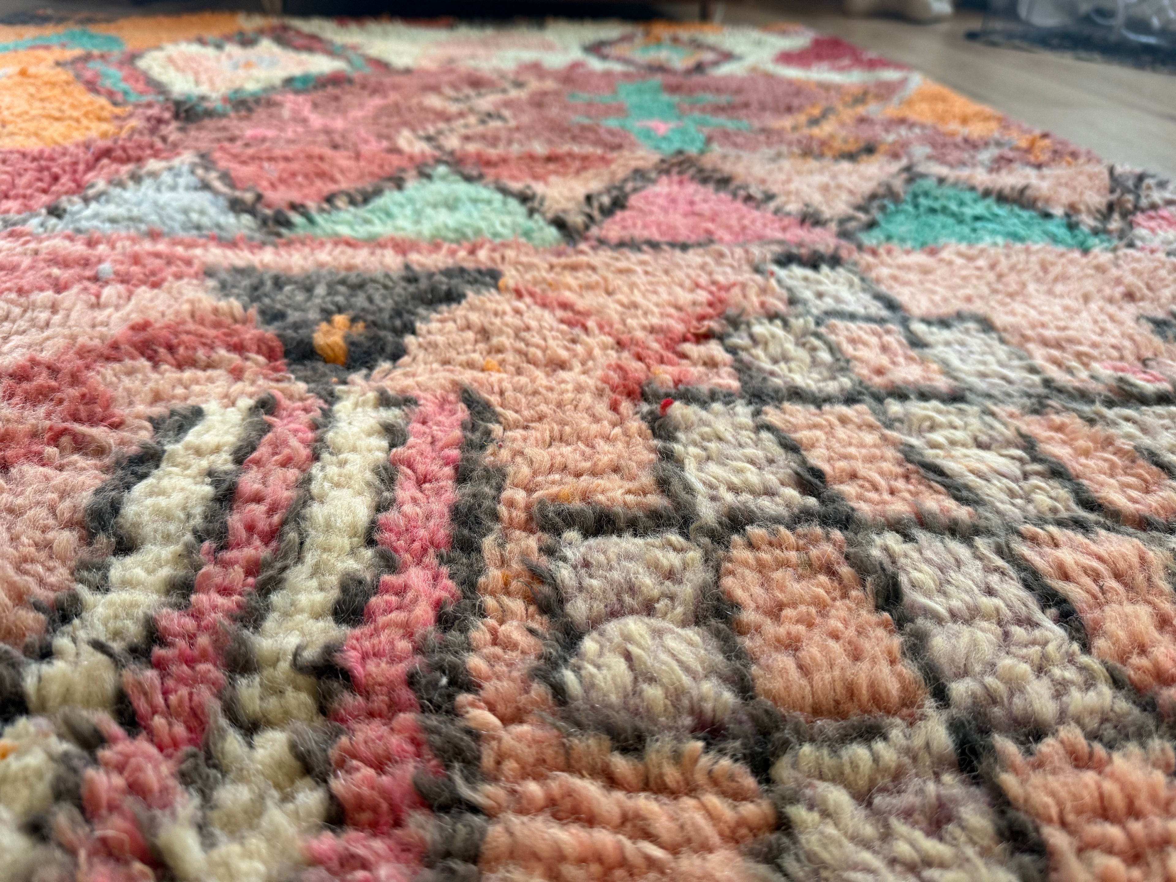 Kleurrijk handgeknoopt Marokkaans tapijt – 282 × 172 cm – boho vintage