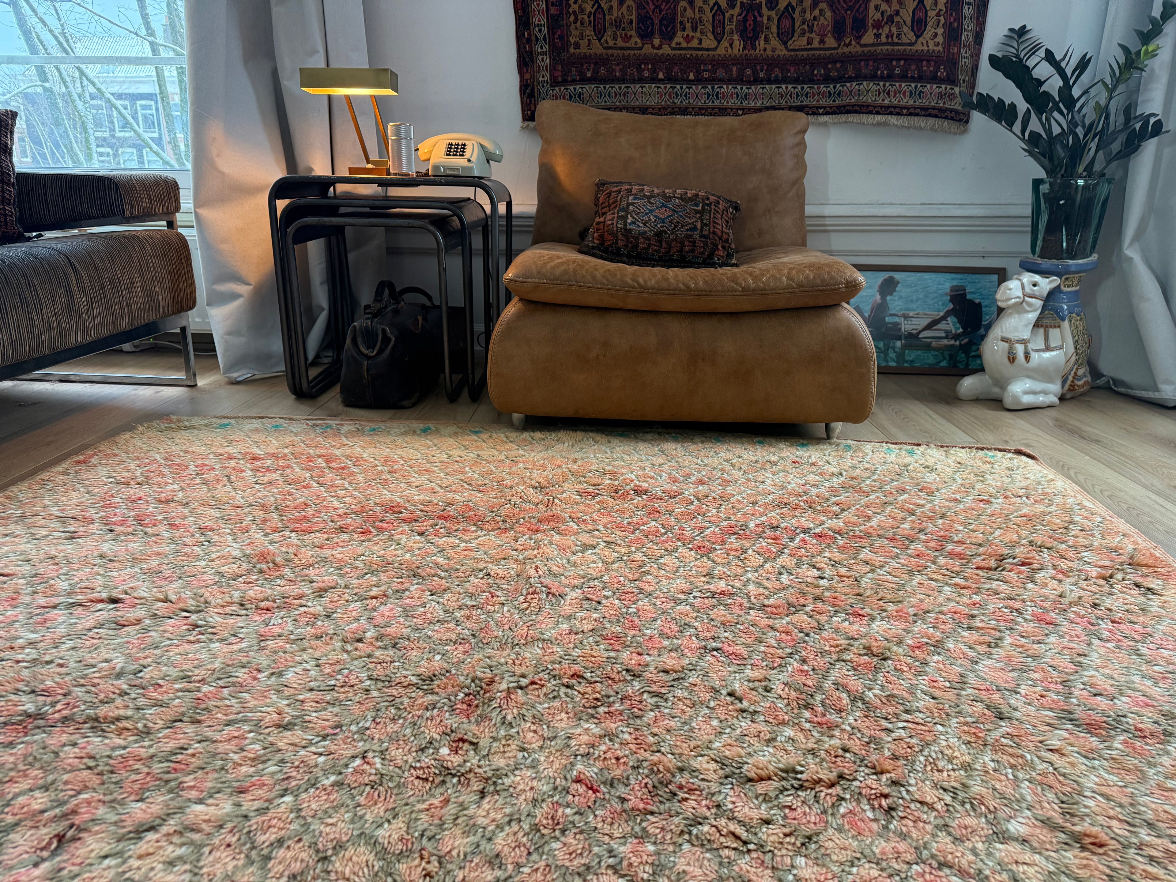 Zacht vintage Berber tapijt in perziktinten – 320 × 195 cm