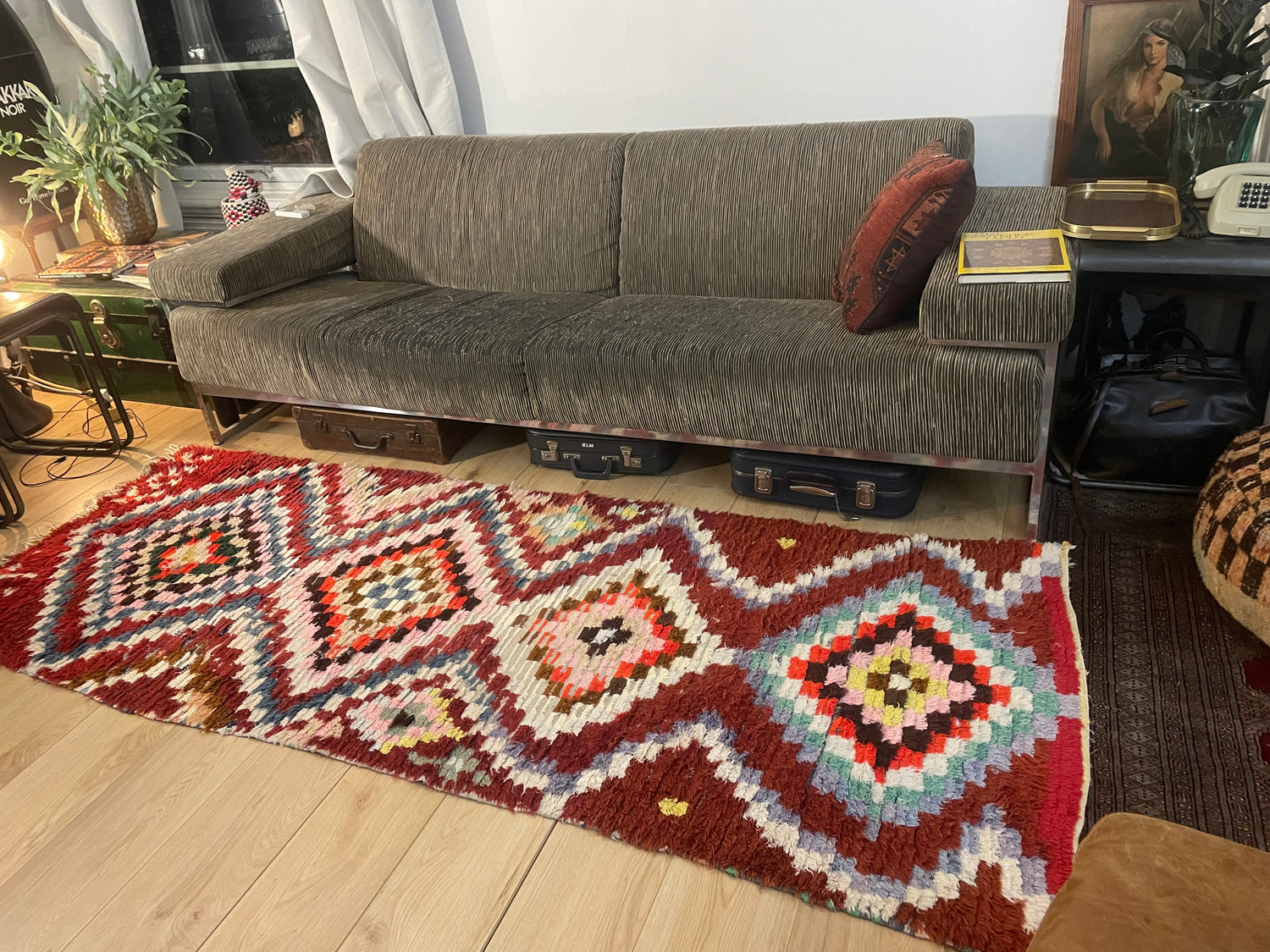Handgeknoopt vintage vloerkleed – Marokkaanse Boucherouite loper – ca. 243 × 88 cm