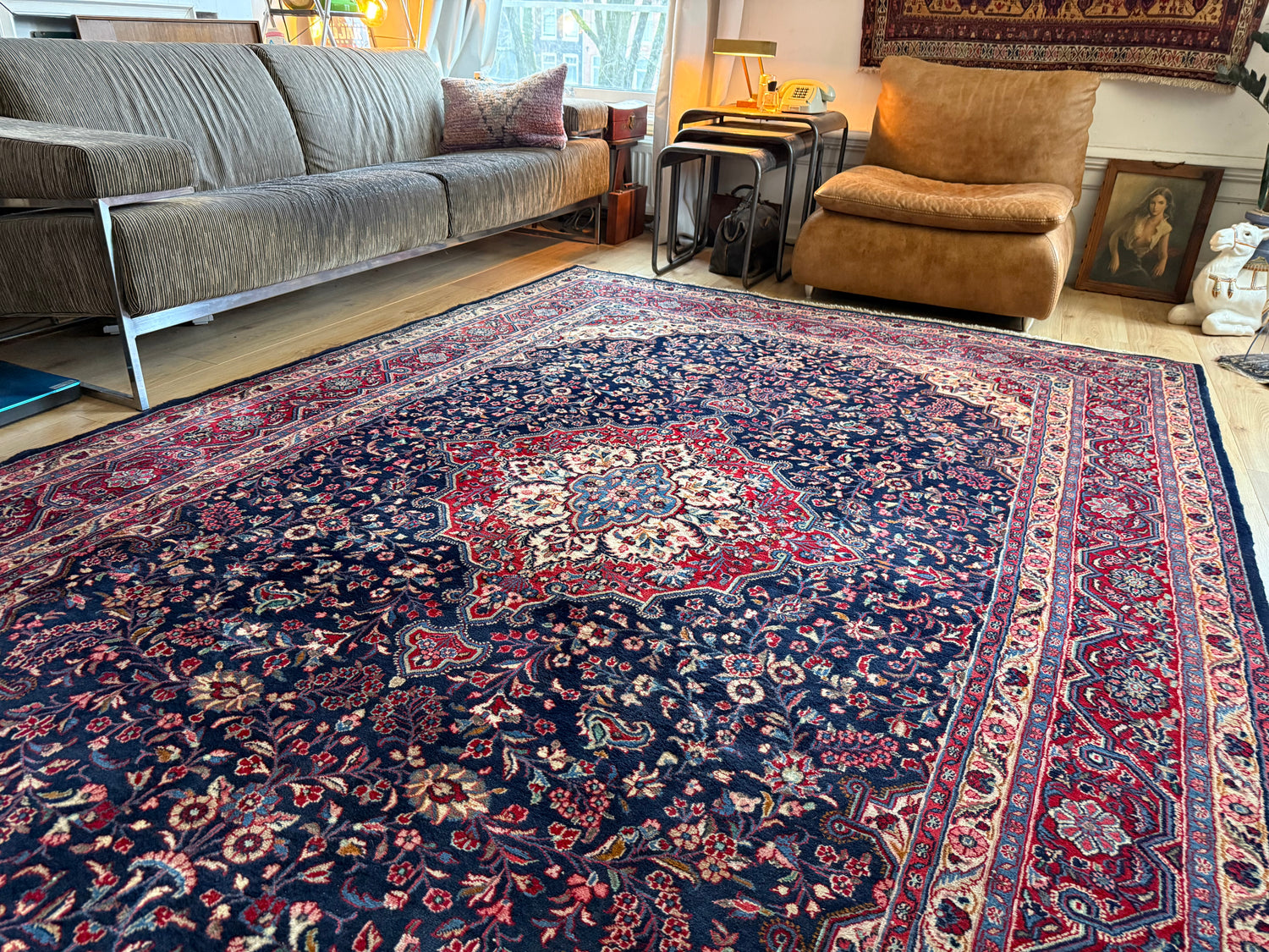 Monumentaal vintage tapijt met klassiek medaillon – 321 × 213 cm