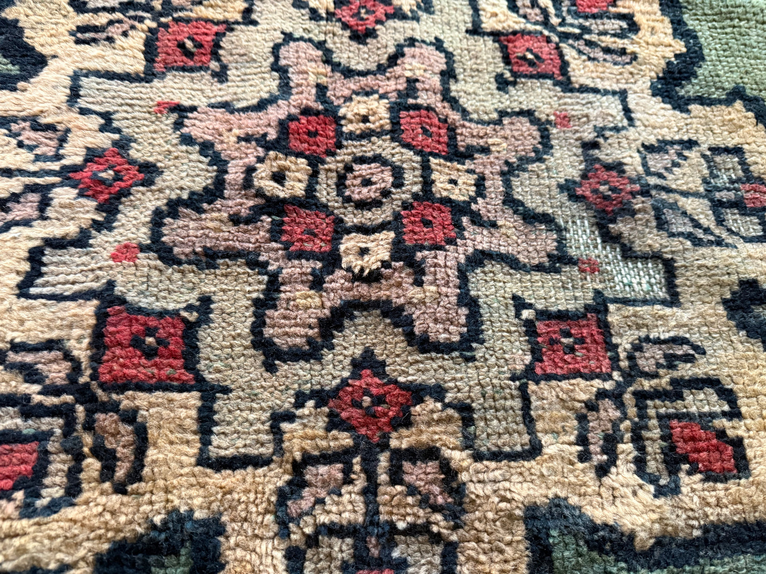 Vintage Marokkaans tapijt met zeldzaam groen veld – handgeknoopt wol (362 × 172 cm)