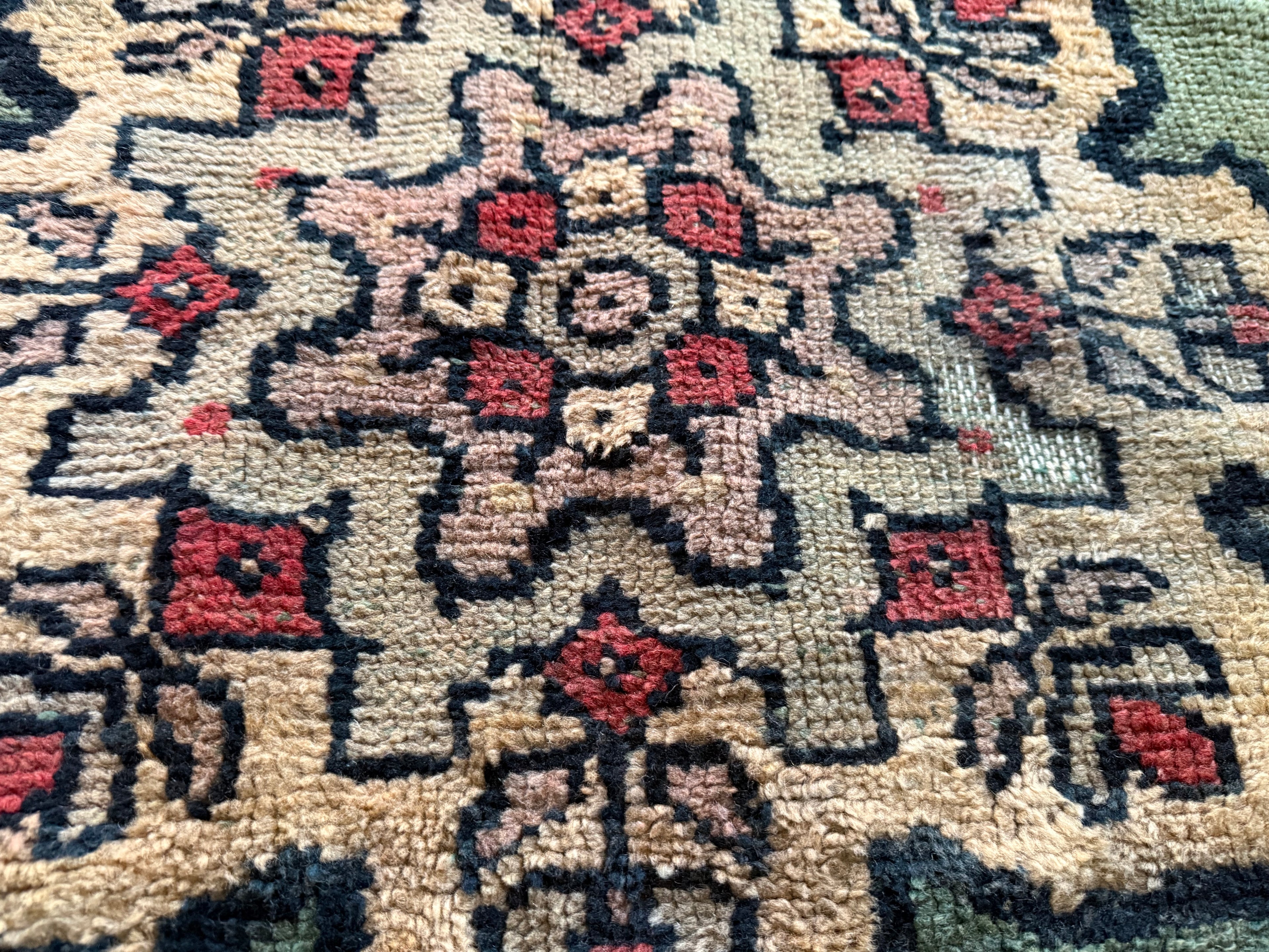 Vintage Marokkaans tapijt met zeldzaam groen veld – handgeknoopt wol (362 × 172 cm)