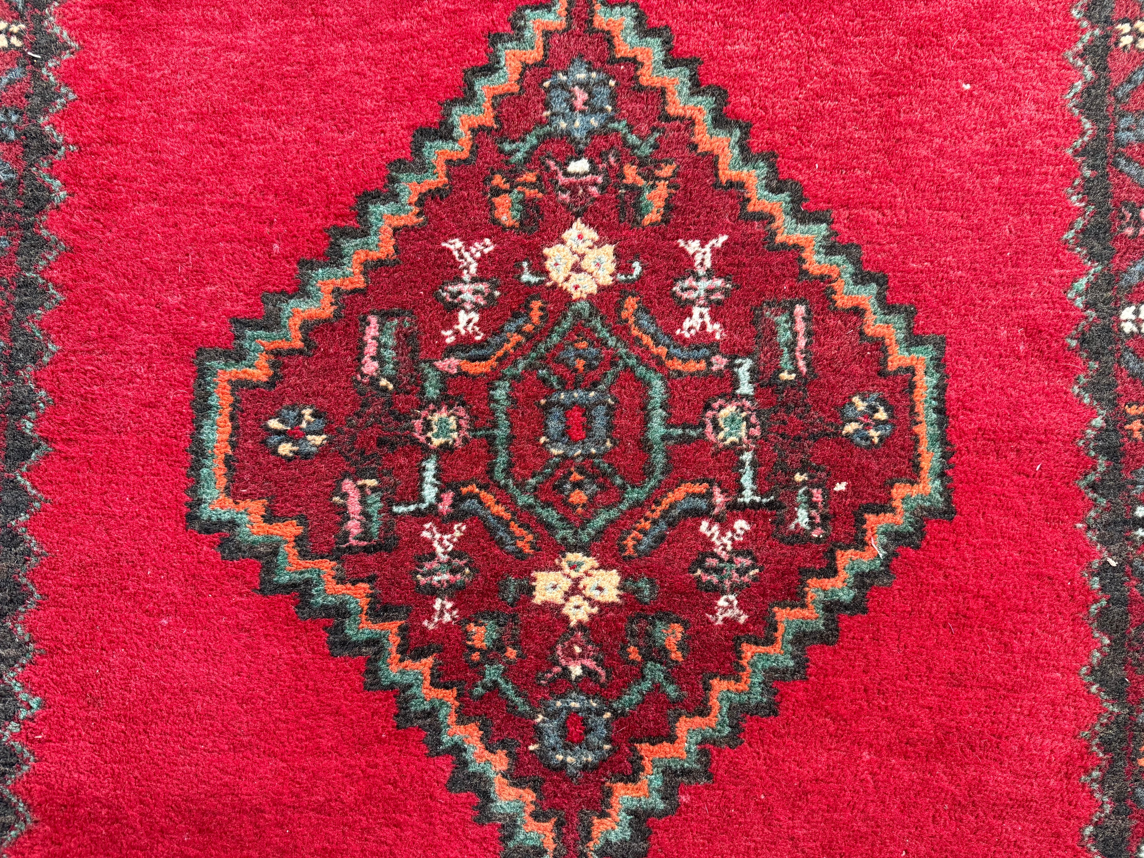 Vintage handgeknoopt wollen tapijt – 197 × 108 cm