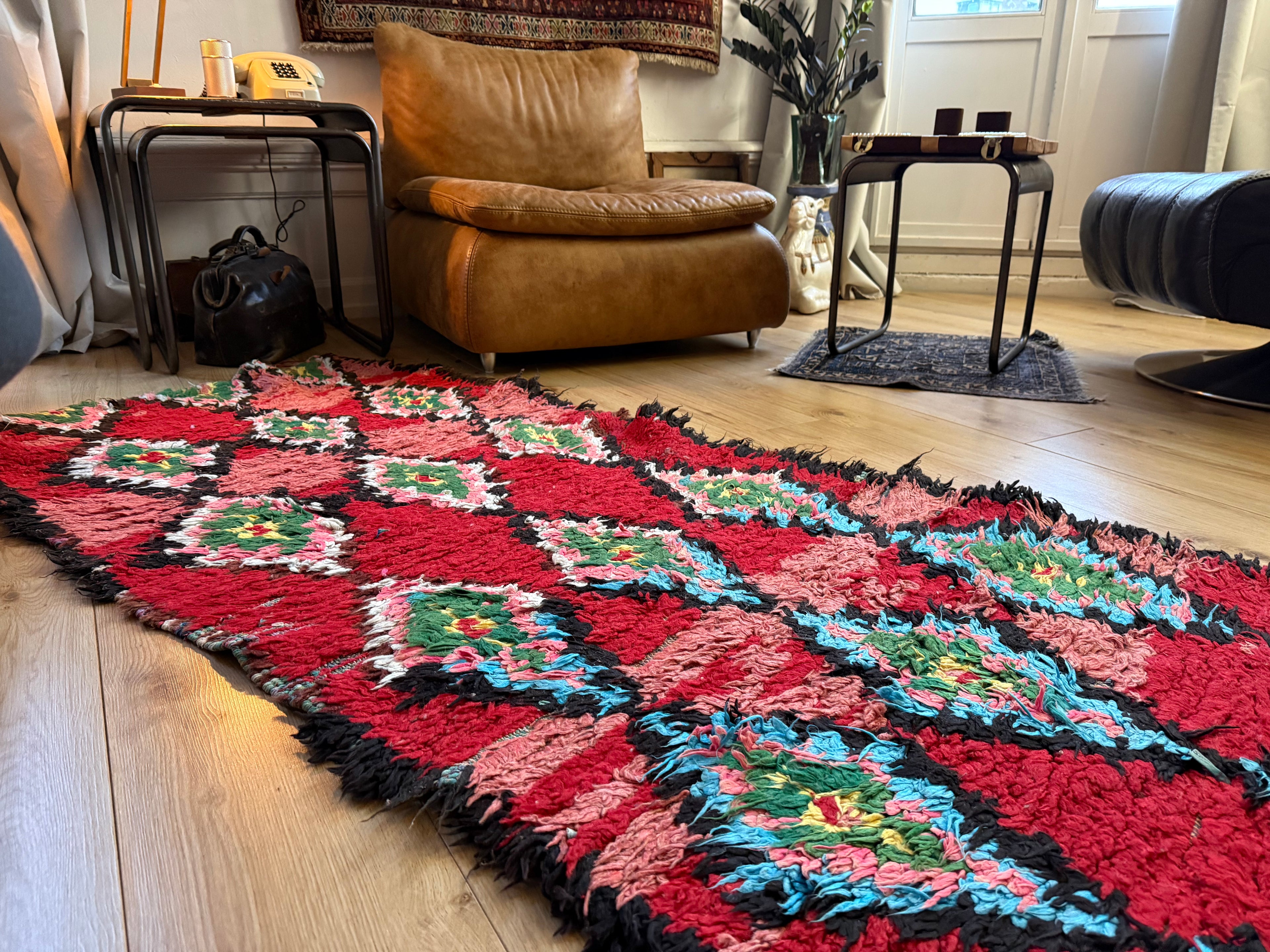 Vintage Berber loper in diep rood – 331 × 92 cm