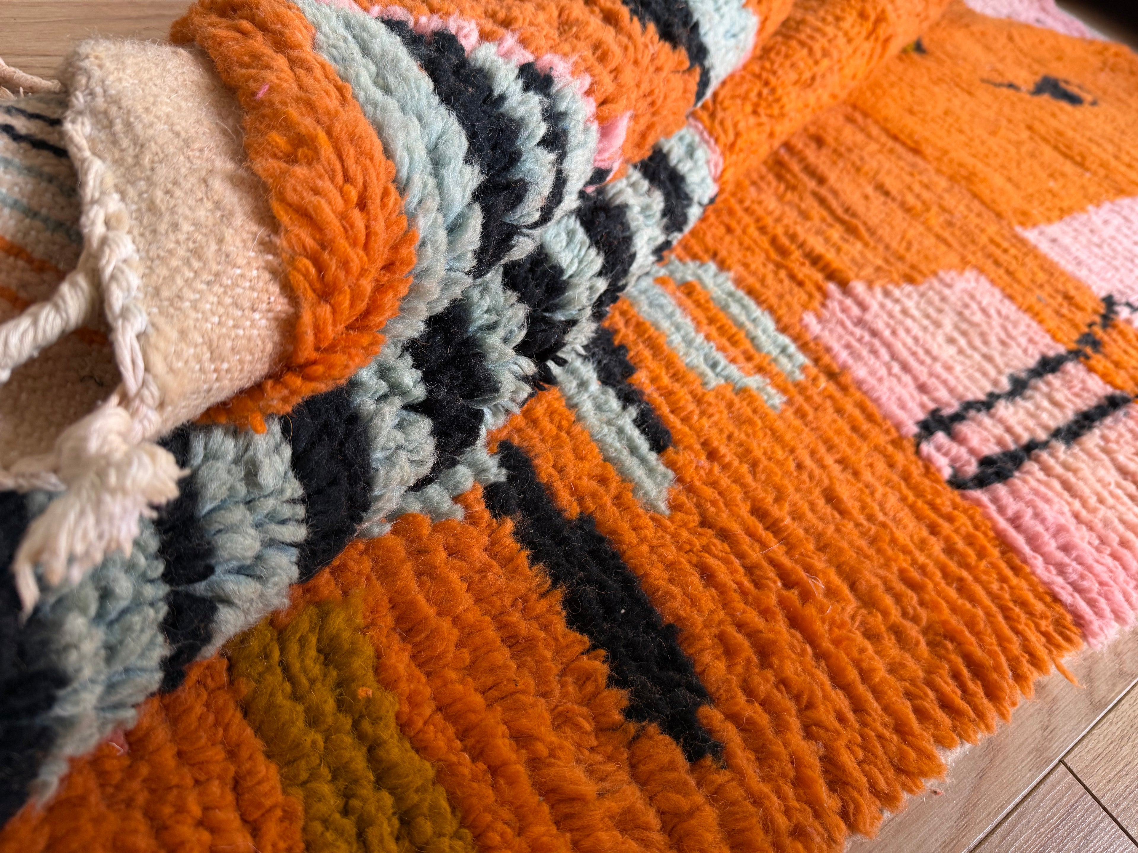 Modern Moroccan rug – abstract orange – 184 × 128 cm