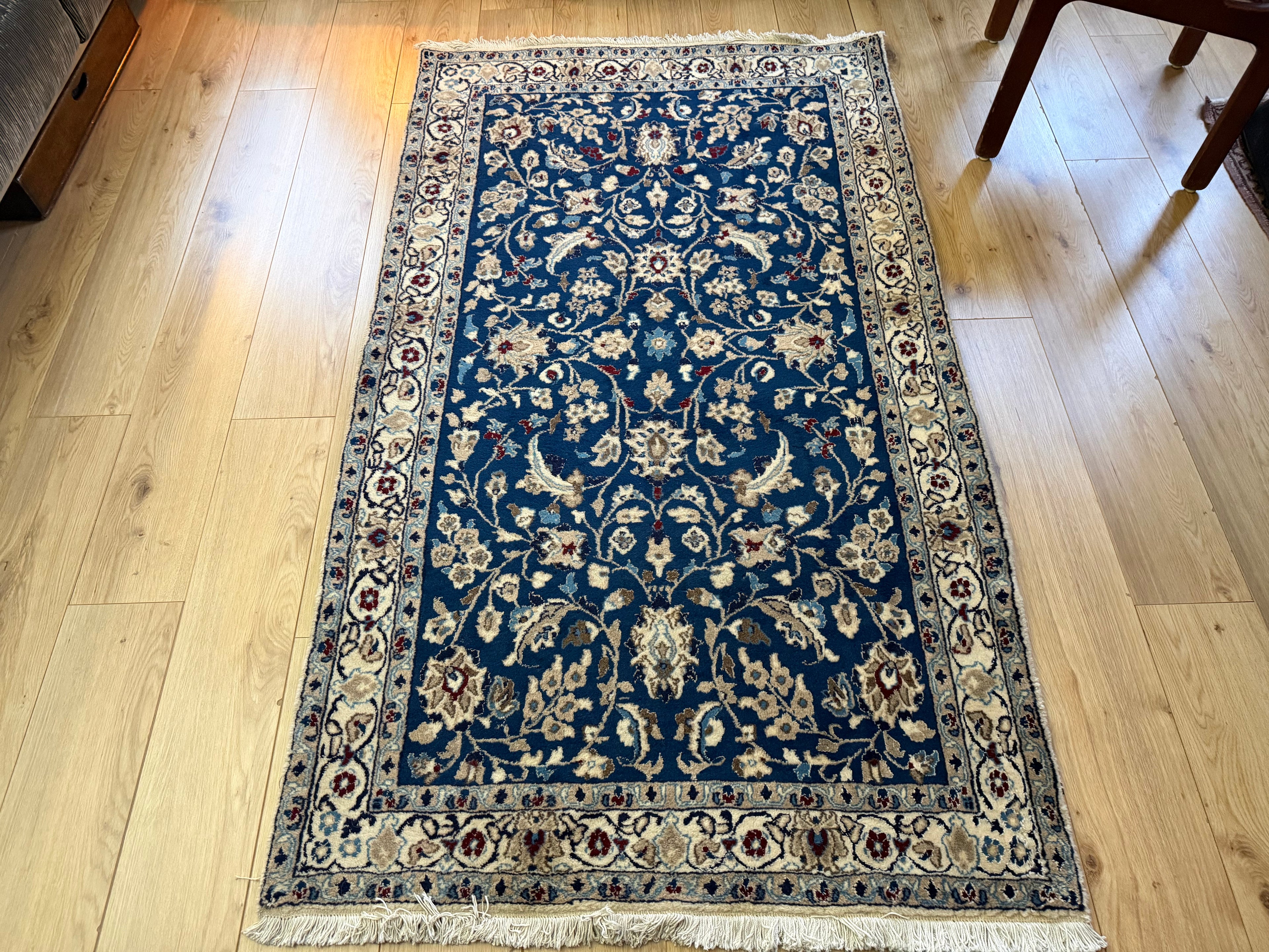 Tapete vintage feito à mão em estilo Nain – 208 × 117 cm
