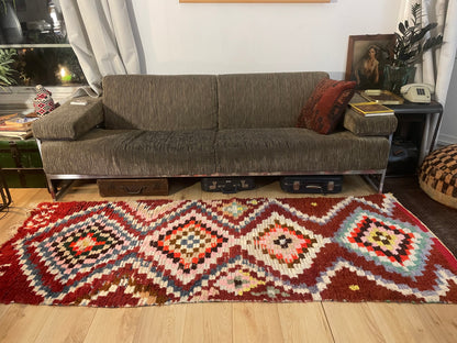 Handgeknoopt vintage vloerkleed – Marokkaanse Boucherouite loper – ca. 243 × 88 cm