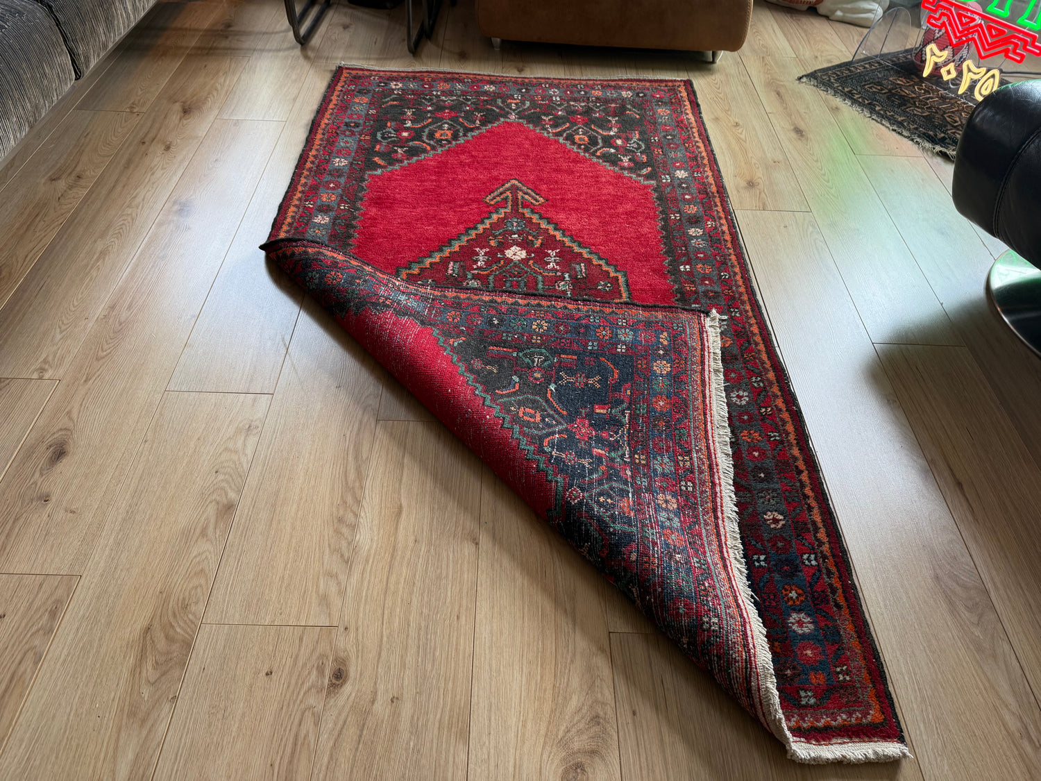 Vintage handgeknoopt wollen tapijt – 197 × 108 cm