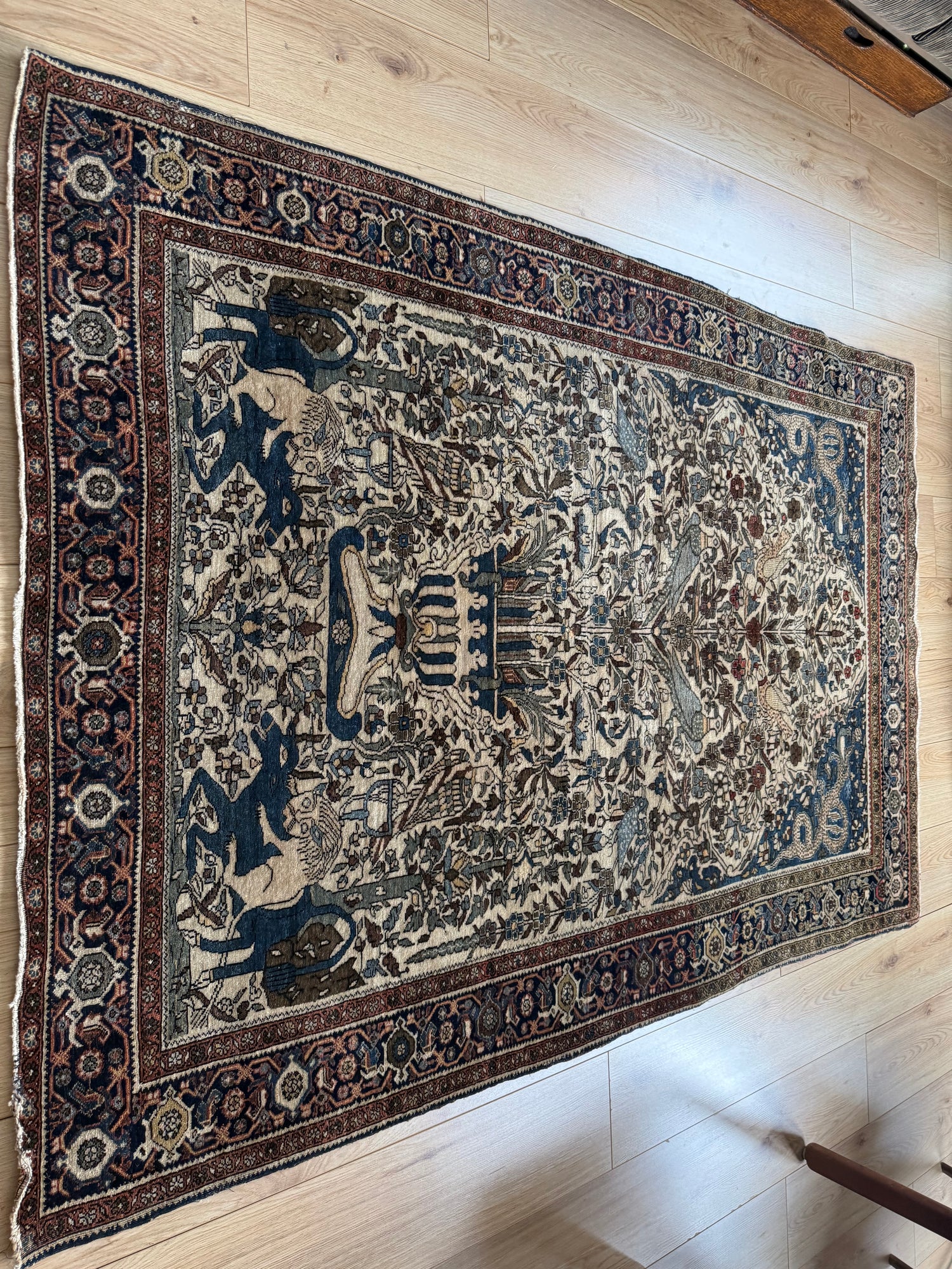 Early 20th-century figurative carpet – Qom tradition – 188 × 132 cm
