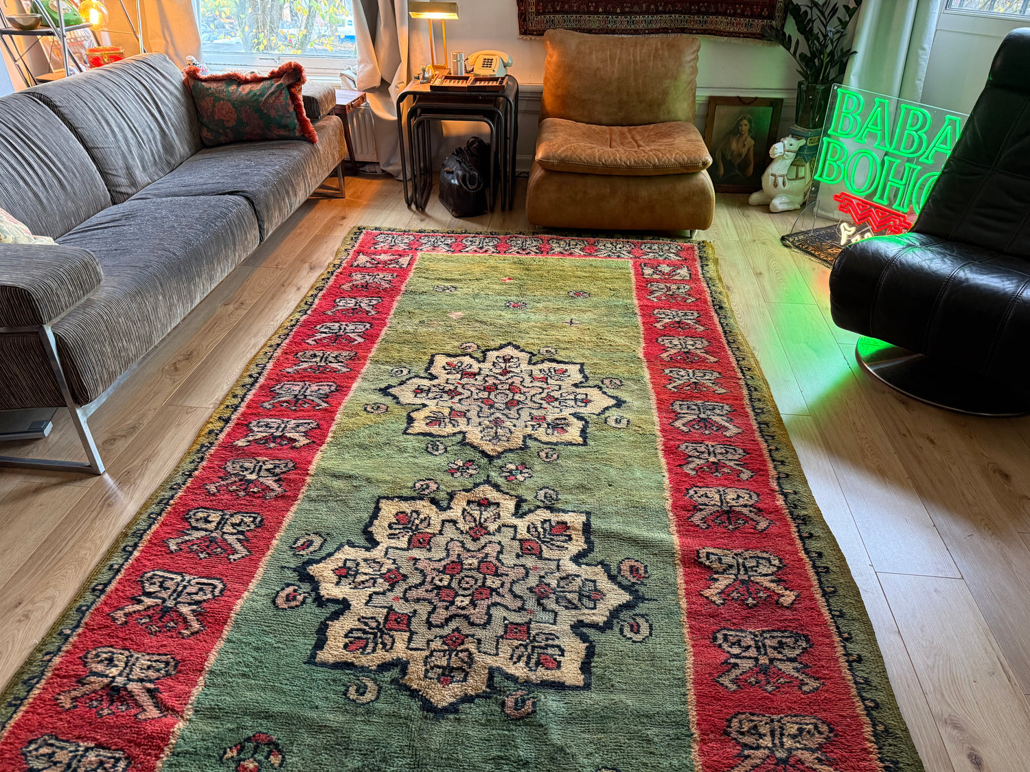 Vintage Marokkaans tapijt met zeldzaam groen veld – handgeknoopt wol (362 × 172 cm)