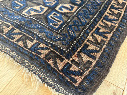 Klein Kaukasisch tapijt – ca. 68 × 63 cm. Zuidelijke Kaukasus, ca. 1900–1930