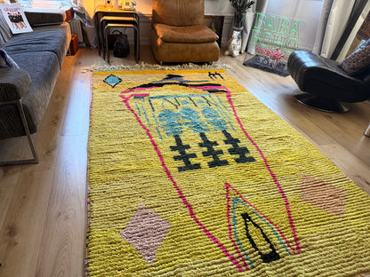 Expressief Marokkaans Berber tapijt met symbolisch design – ca. 287 × 168 cm