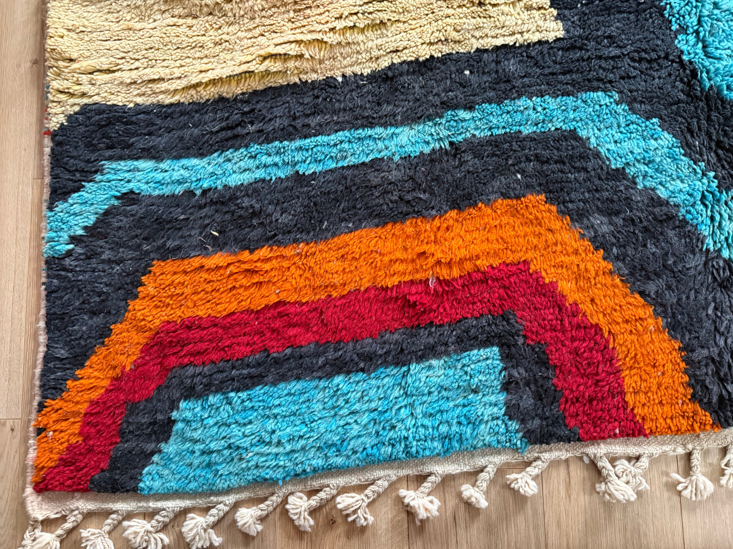 Vintage Moroccan Postmodern Rug 1980s Abstract Design – 332 × 205 cm