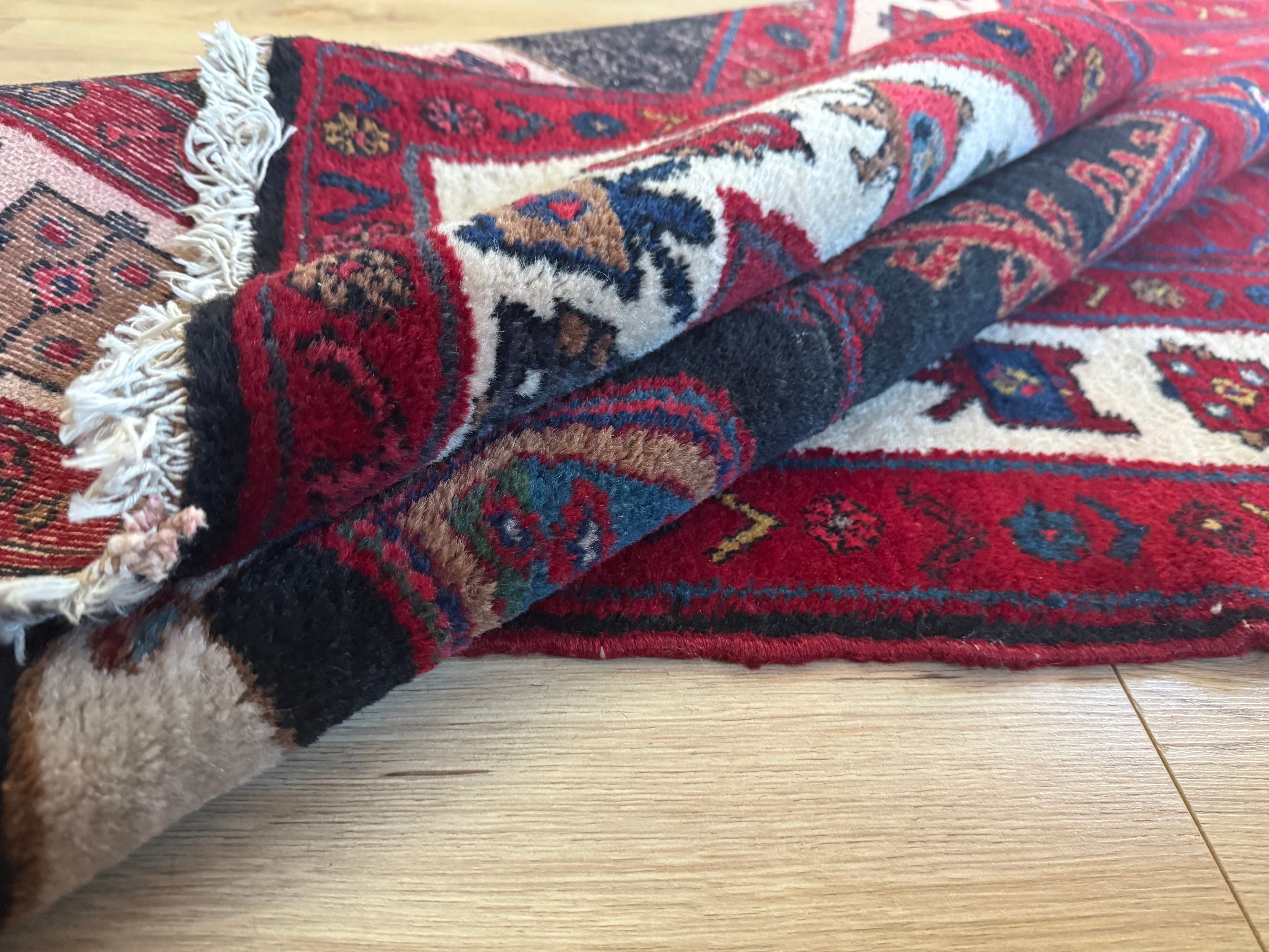 Antiek tribaal handgeknoopt tapijt – 217 × 140 cm