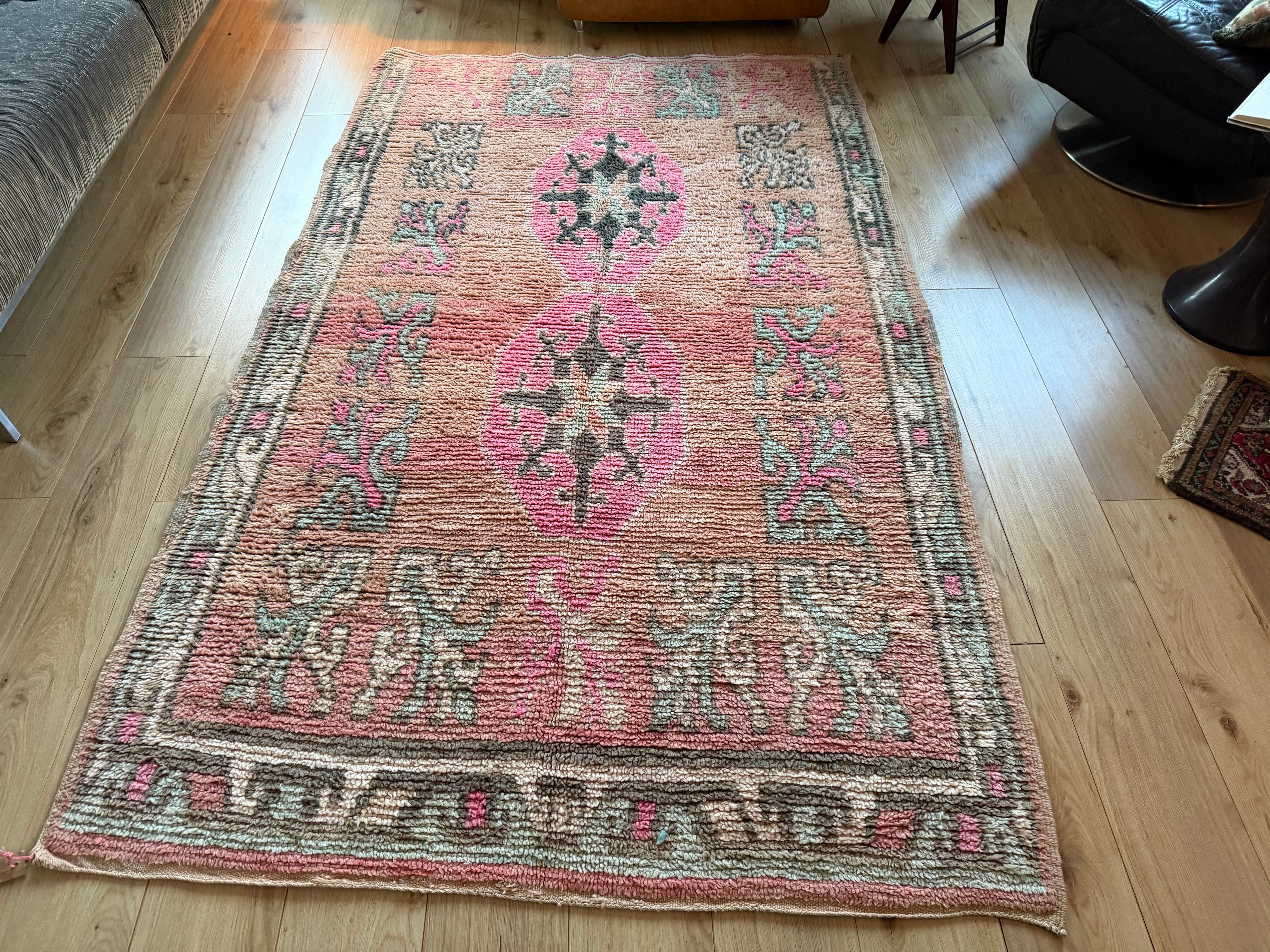 Vintage Marokkaans tapijt – 243 × 148 cm