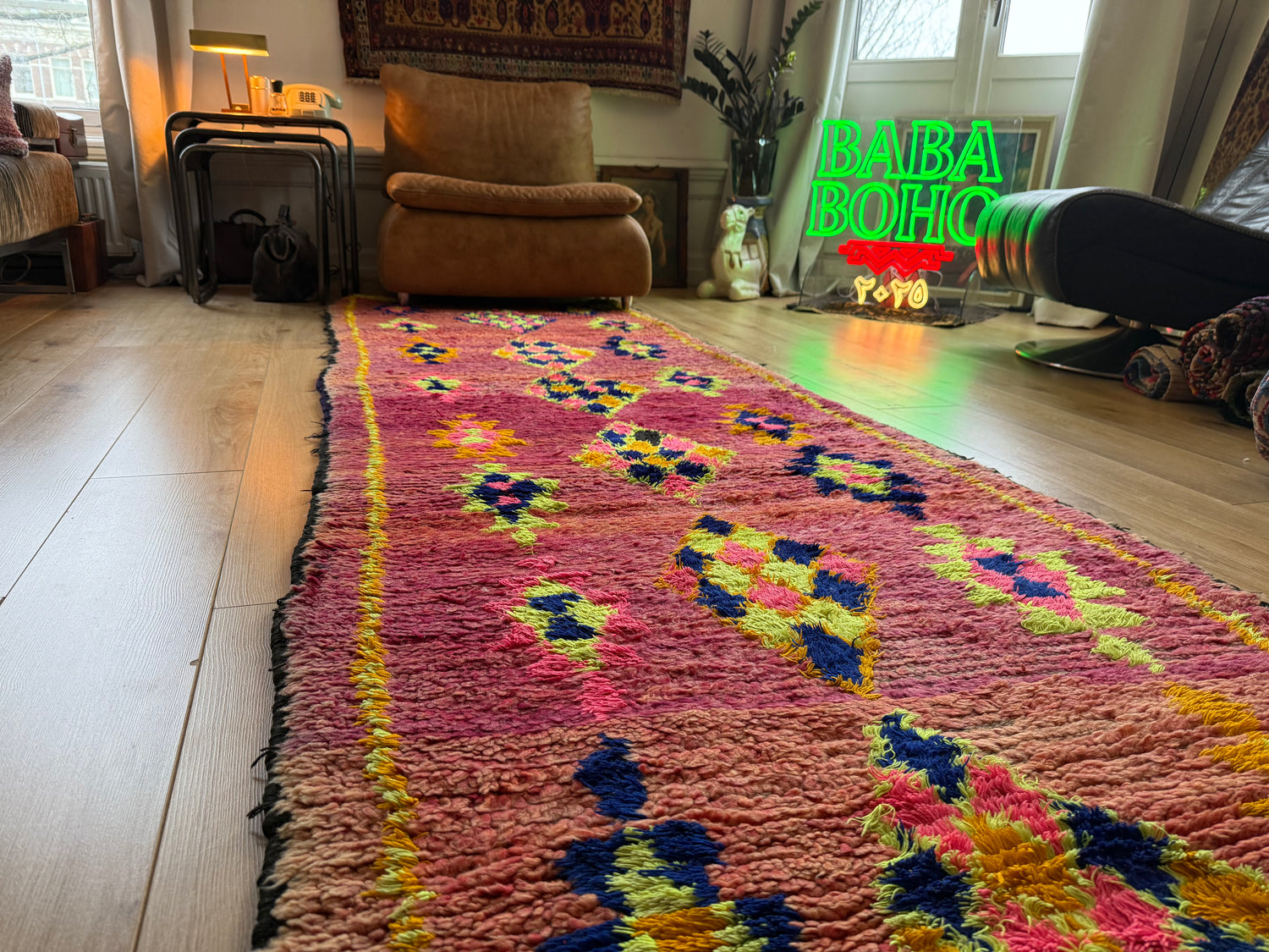 Vintage Marokkaanse loper met uitgesproken kleur &amp; karakter 384 × 101 cm