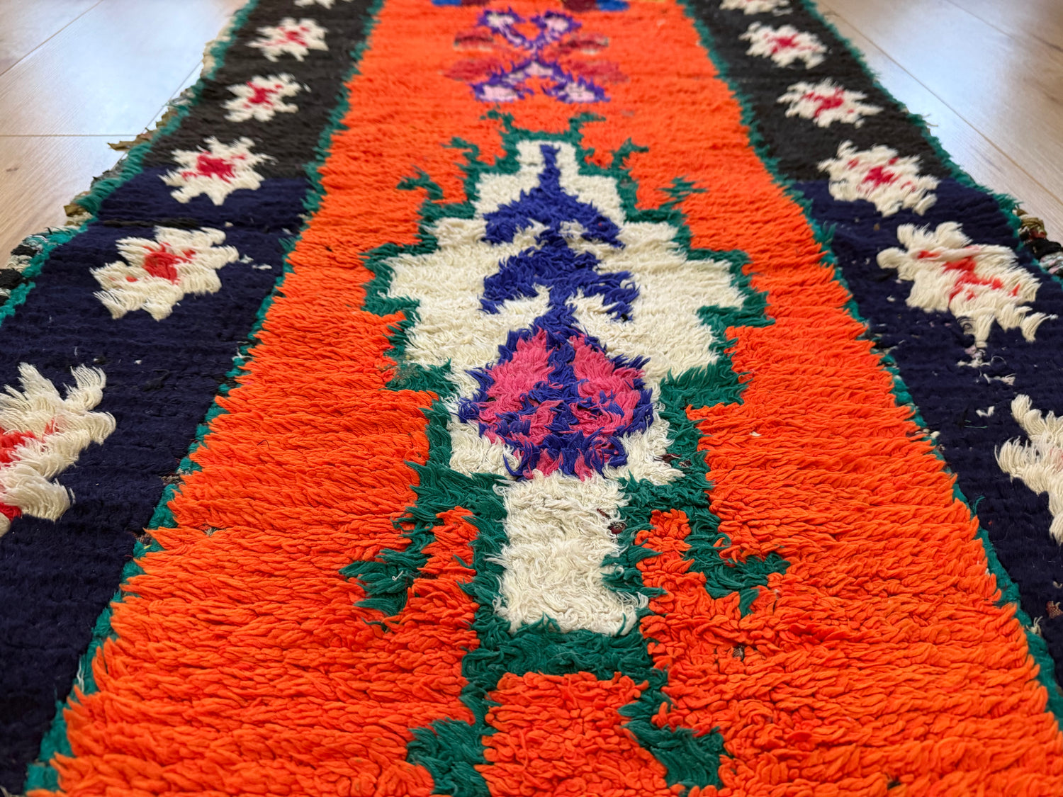 Authentiek handgeknoopt tapijt – kleurrijke boho stijl – ca. 274 × 75 cm