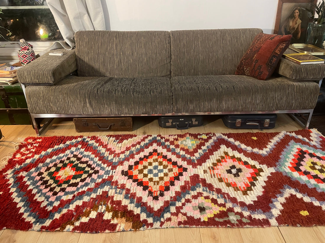 Handgeknoopt vintage vloerkleed – Marokkaanse Boucherouite loper – ca. 243 × 88 cm