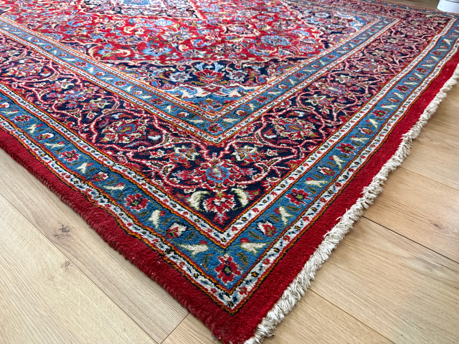 Hand-knotted classic medallion carpet – 295 × 200 cm