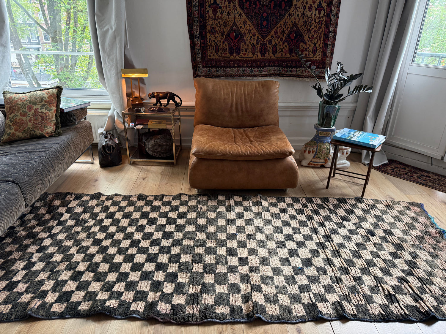 Handgeknoopt vintage Marokkaans checkerboard tapijt – 297 × 114 cm