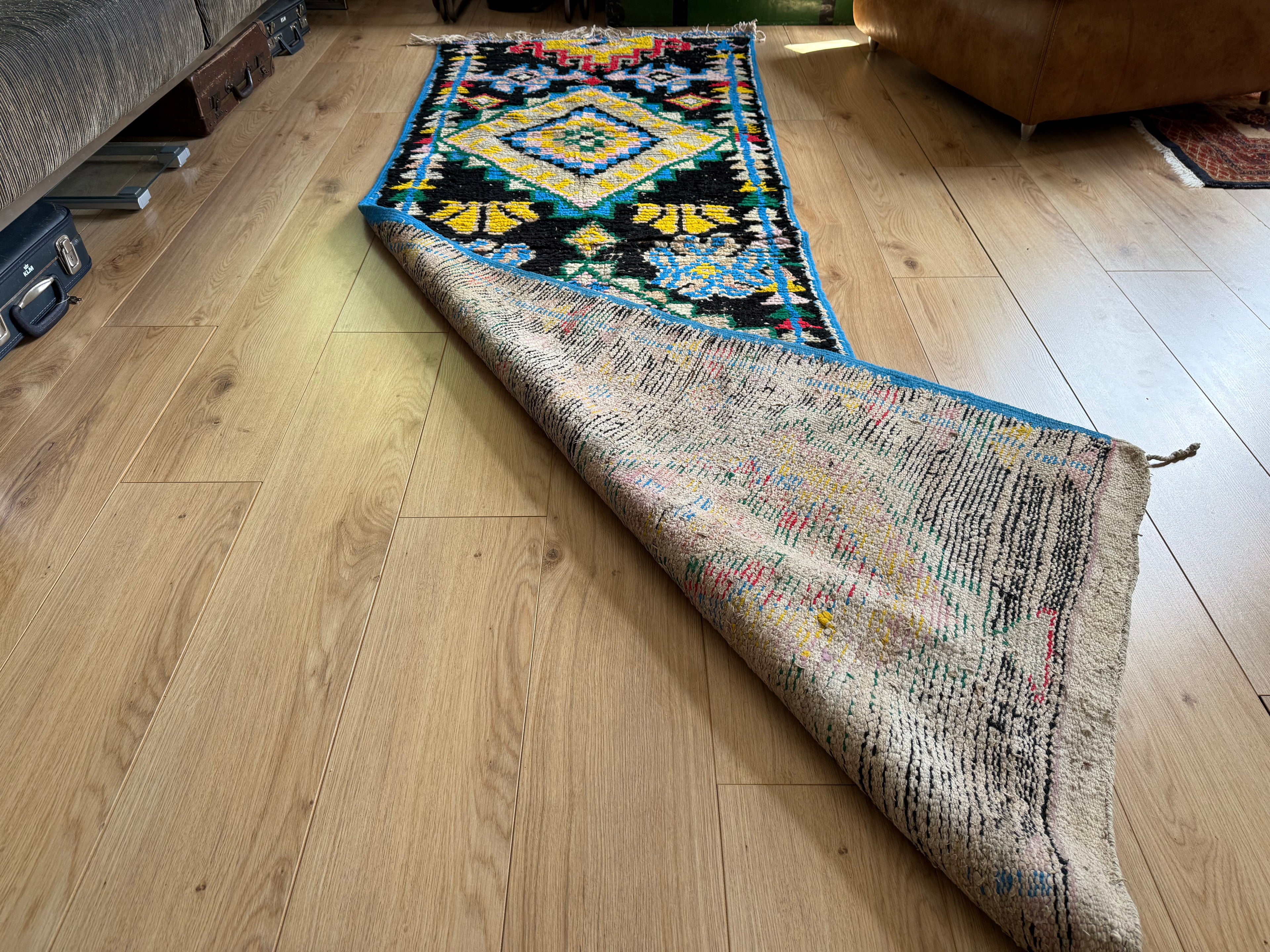 Handgeknoopt vintage tapijt Boucherouite loper uit Marokko– ca. 277 × 88 cm