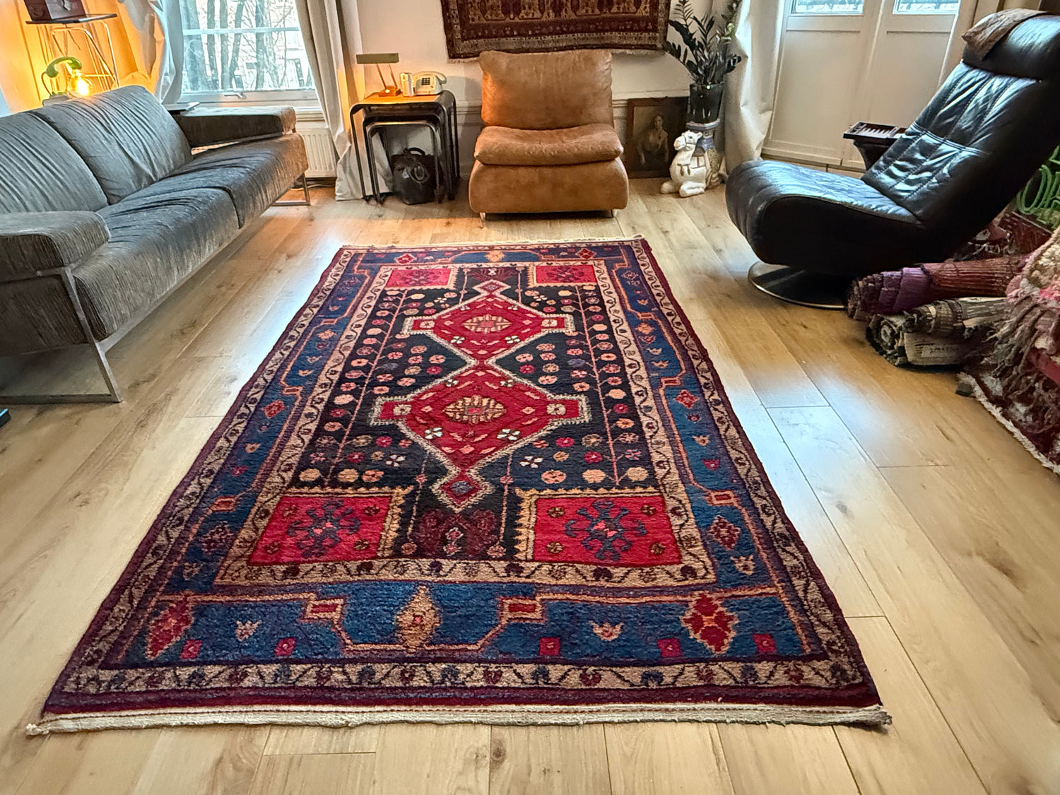 Vintage geometrisch tapijt met krachtige symboliek – 254 × 155 cm