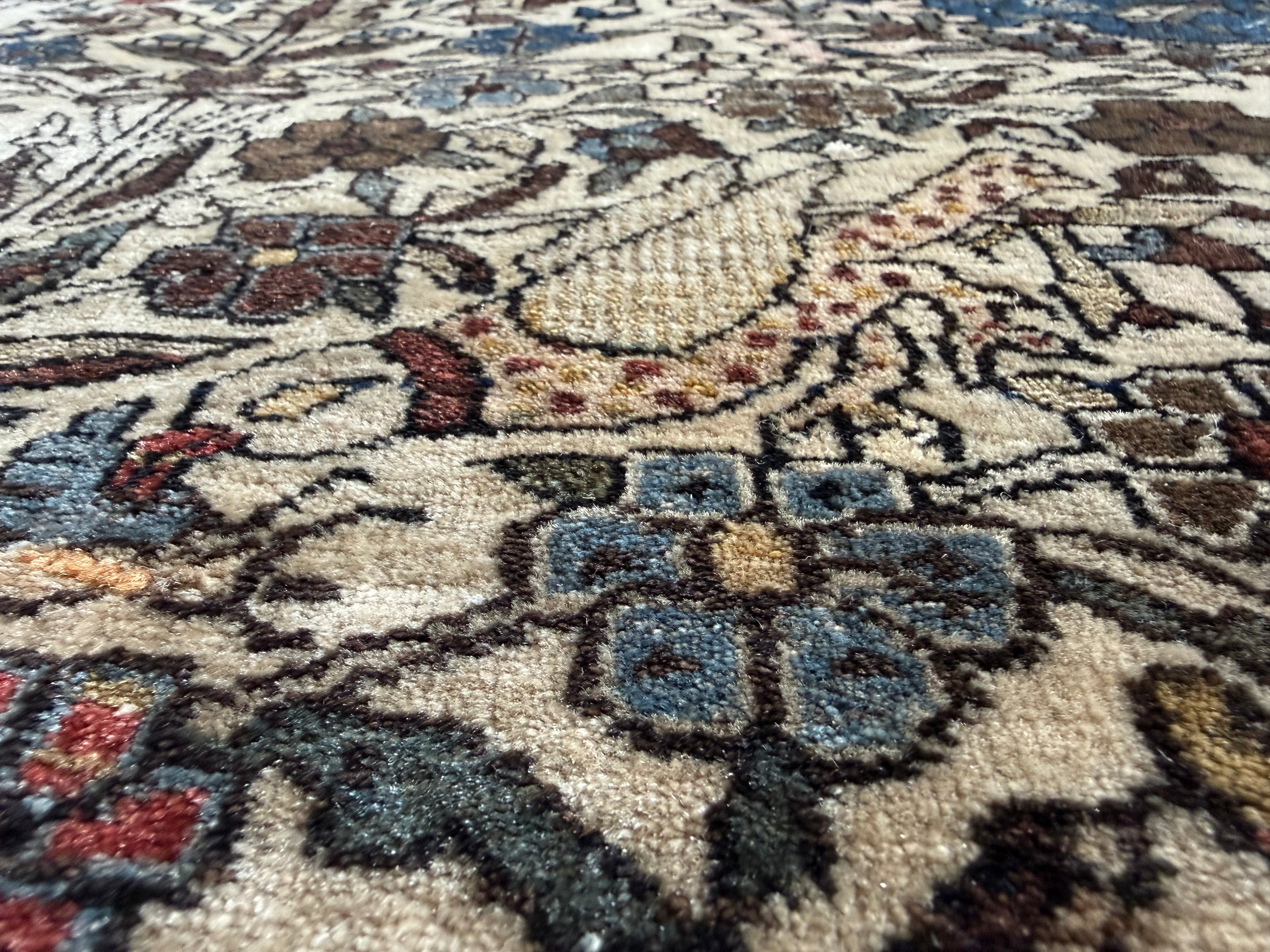 Early 20th-century figurative carpet – Qom tradition – 188 × 132 cm