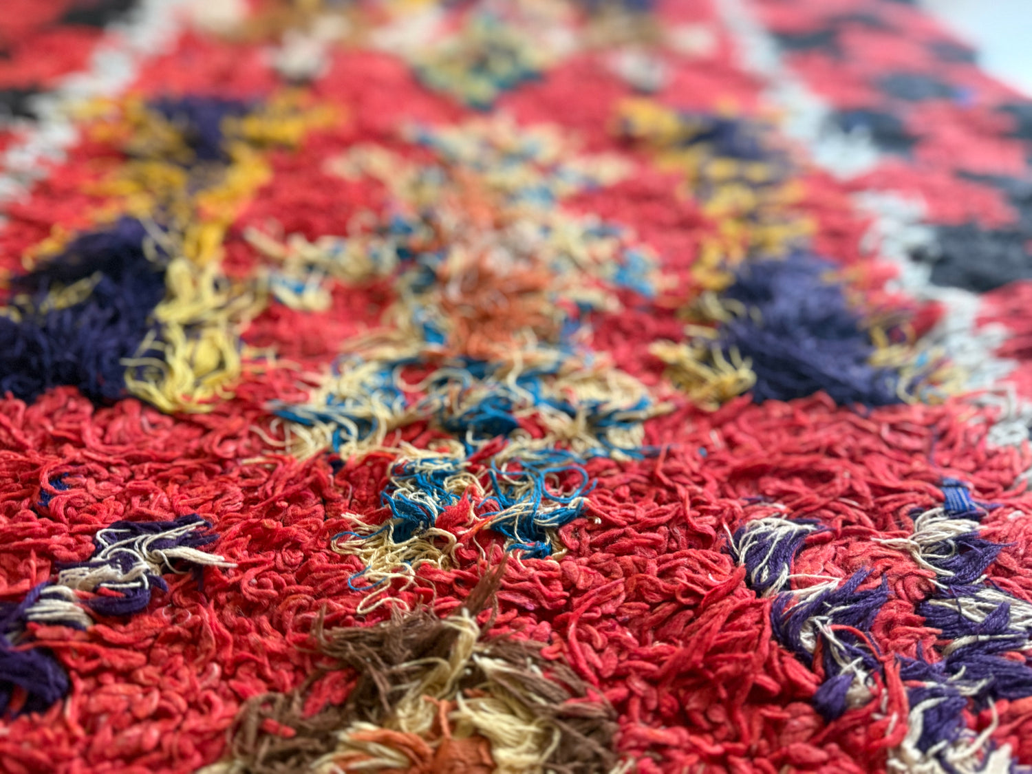 Handgeknoopt vintage tapijt – Boucherouite loper – ca. 295 × 85 cm