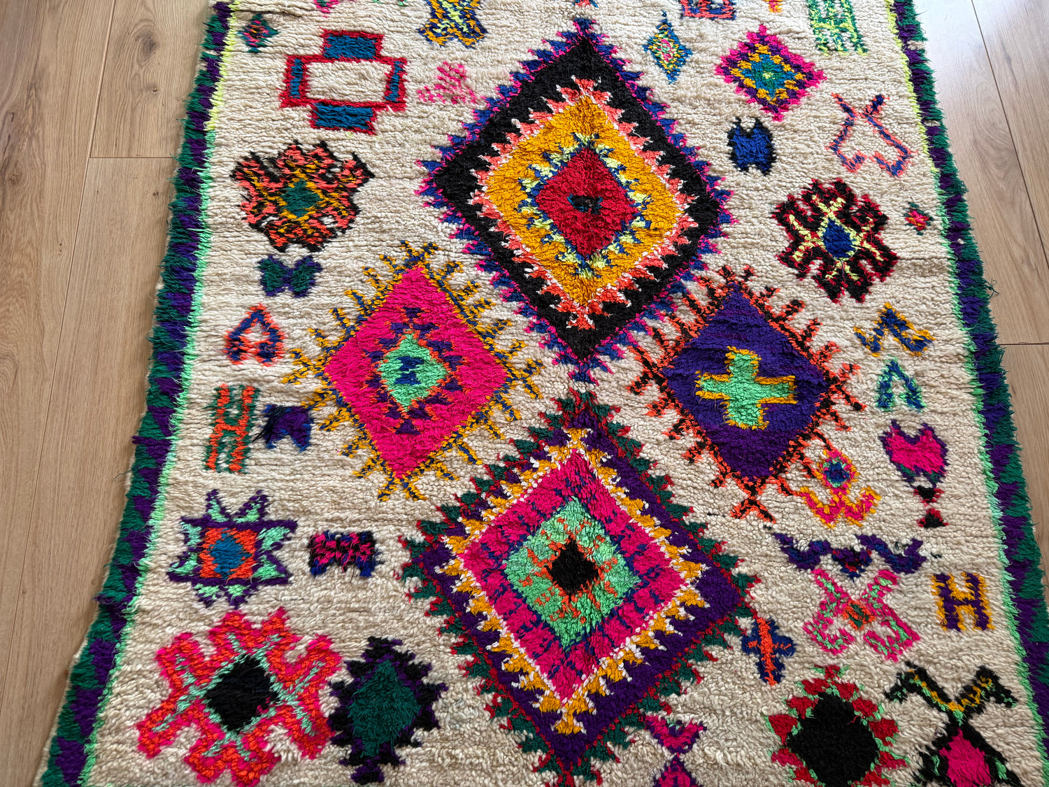 Tapis marocain vintage Azilal – 290 × 126 cm