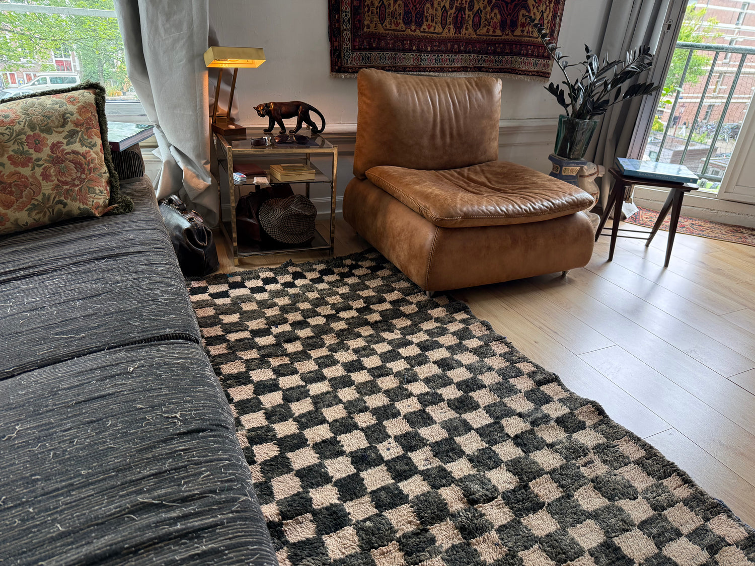 Handgeknoopt vintage Marokkaans checkerboard tapijt – 297 × 114 cm