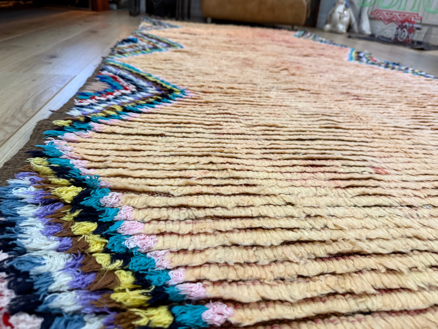 Vintage handgeknoopt Marokkaans tapijt – 370 × 204 cm