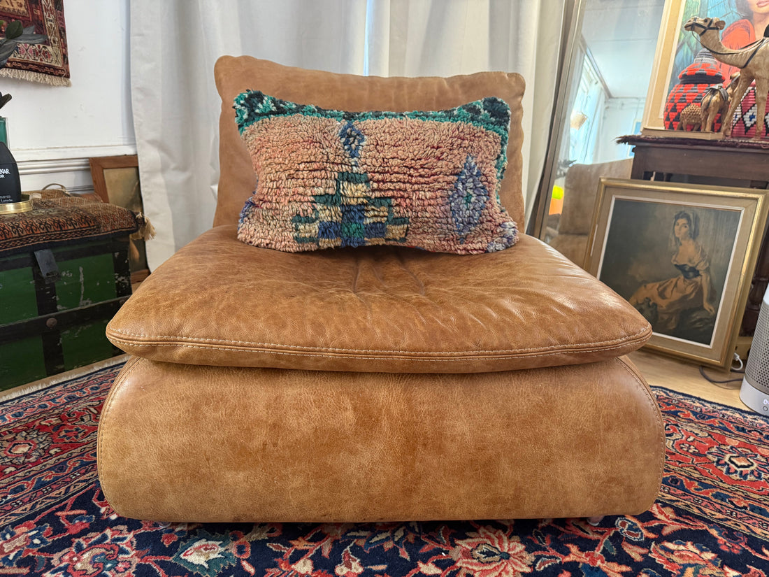 Handgemaakt kussen van een vintage Marokkaans tapijt – ca.60 × 40 cm