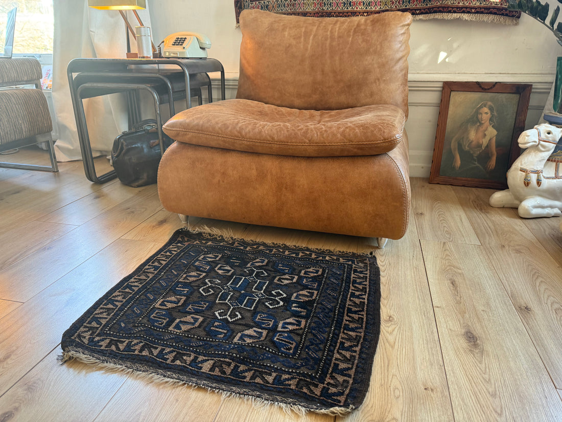 Klein Kaukasisch tapijt – ca. 68 × 63 cm. Zuidelijke Kaukasus, ca. 1900–1930