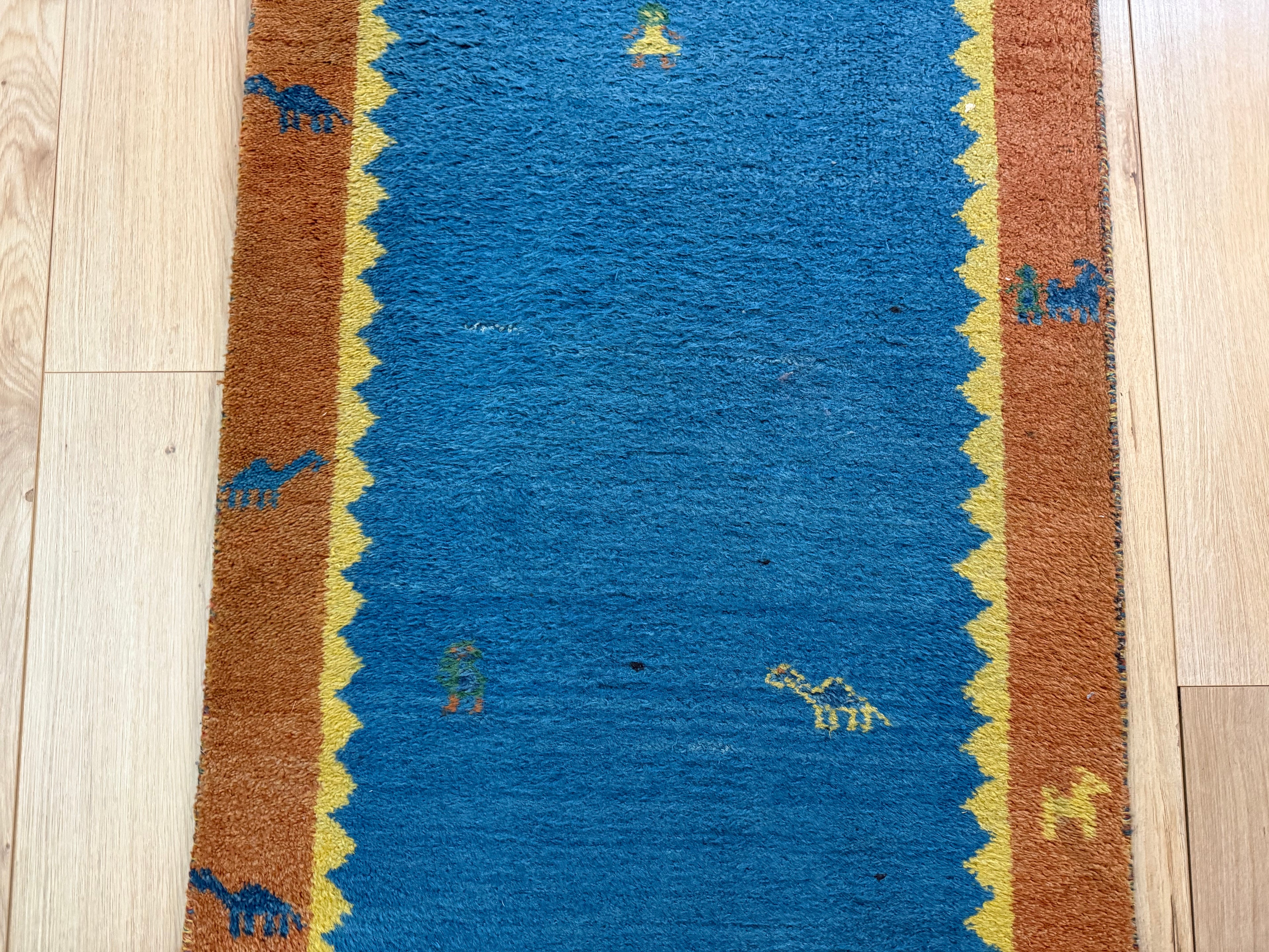 Vintage handgeknoopte loper – blauw &amp; oker – ca. 302 × 77,5 cm