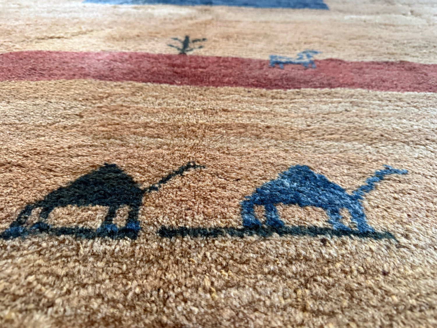 Hand-knotted wool carpet with nomadic pattern – 283 × 215 cm