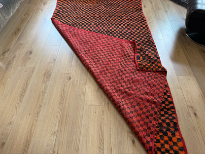 Grafisch vintage Berber tapijt in oranje &amp; zwart – 272 × 147 cm