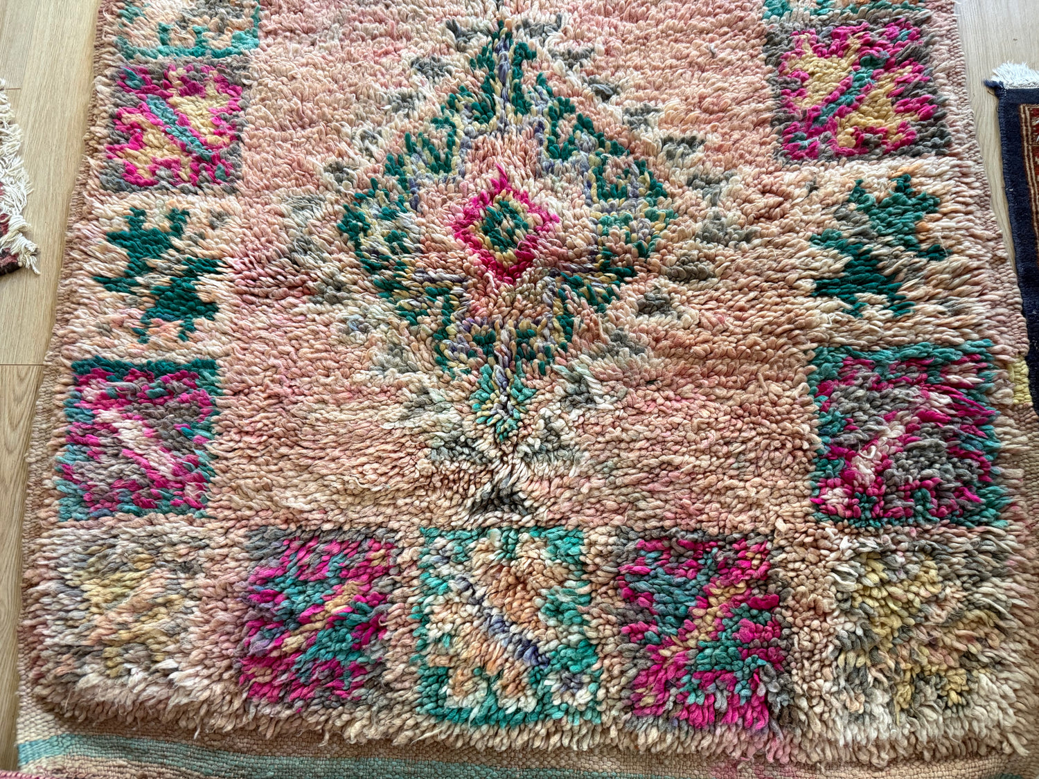 Vintage Moroccan runner in soft pink wool – 416 × 115 cm