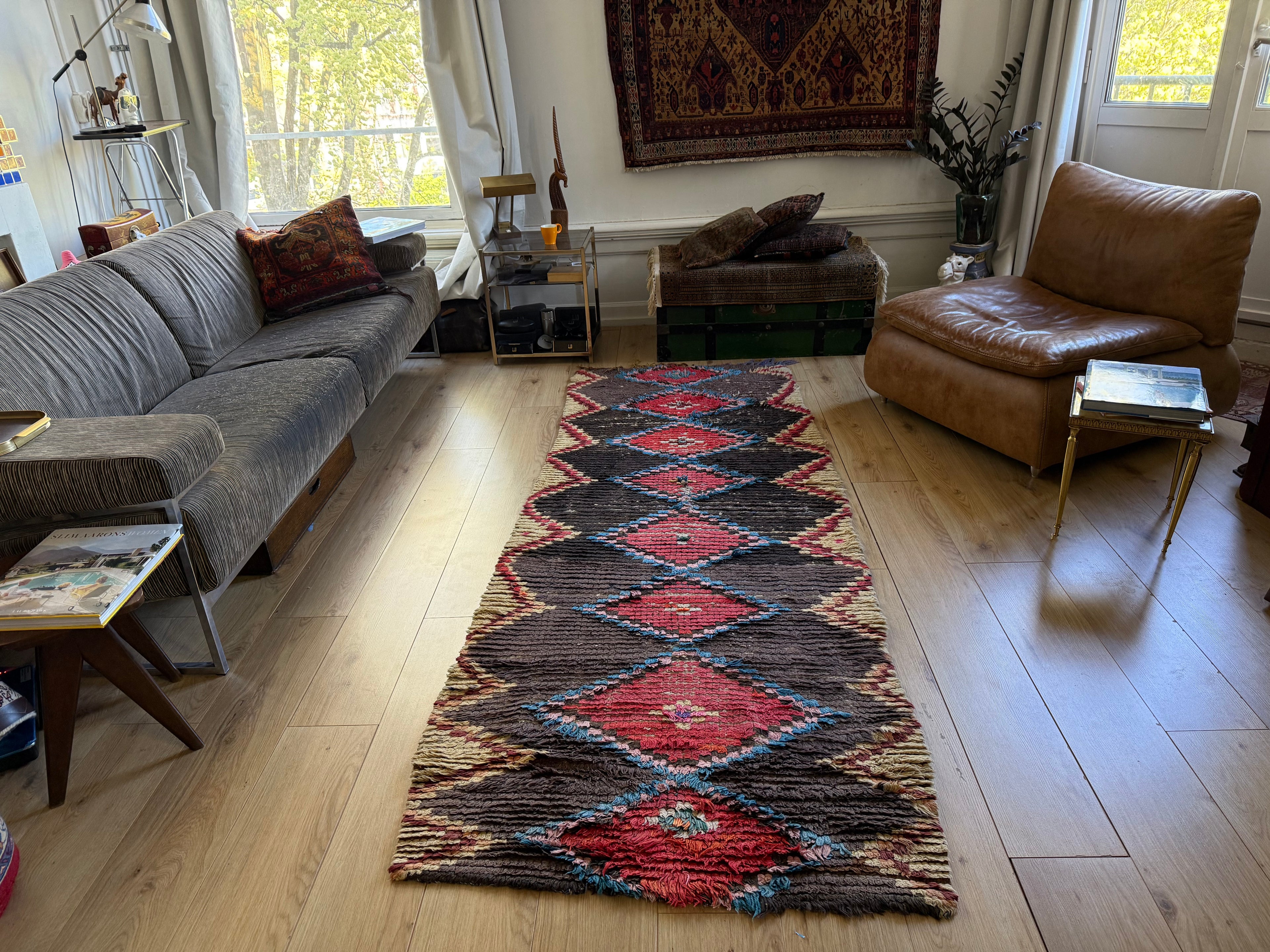 Vintage Berber Boucherouite runner – 267 × 97 cm – graphic diamond pattern