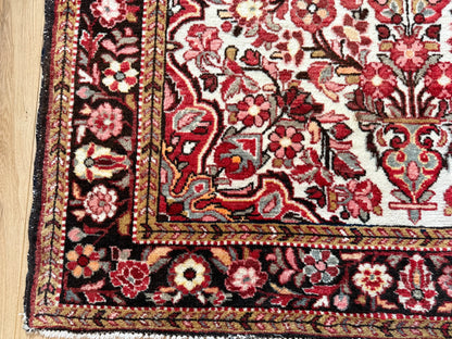 Tapete clássico nó à mão com campo e medalhão em tons terrosos suaves 230 x 149 cm