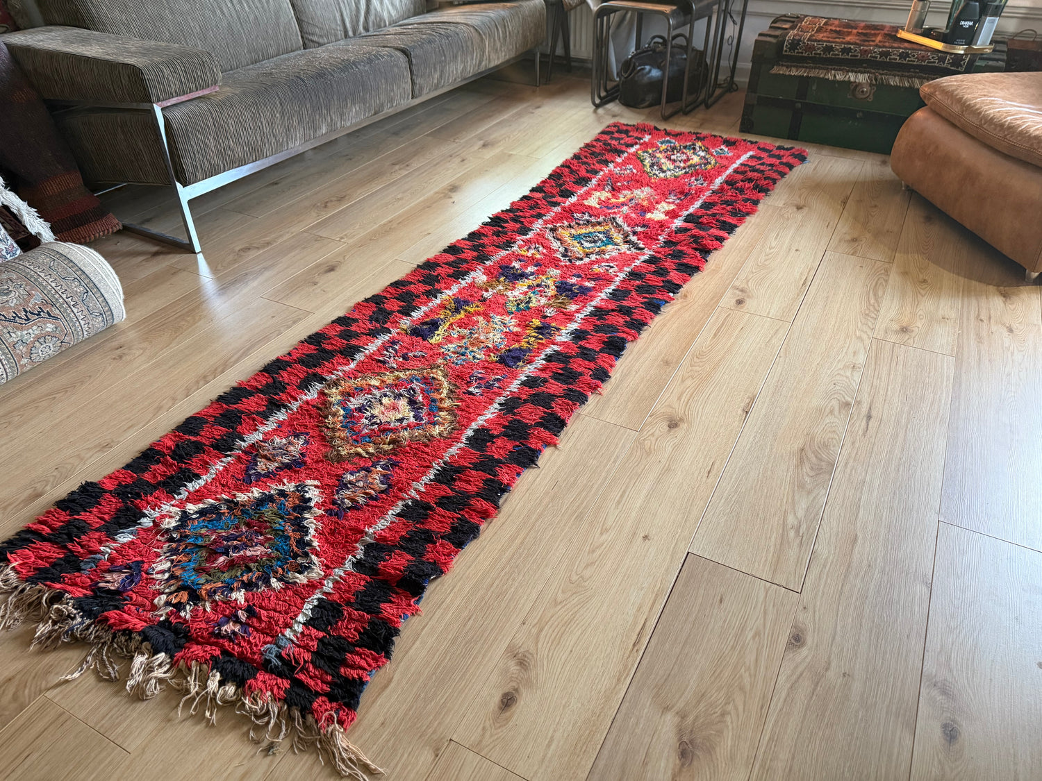 Handgeknoopt vintage tapijt – Boucherouite loper – ca. 295 × 85 cm