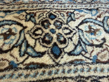 Hand-knotted vintage Nain rug – 300 × 201 cm
