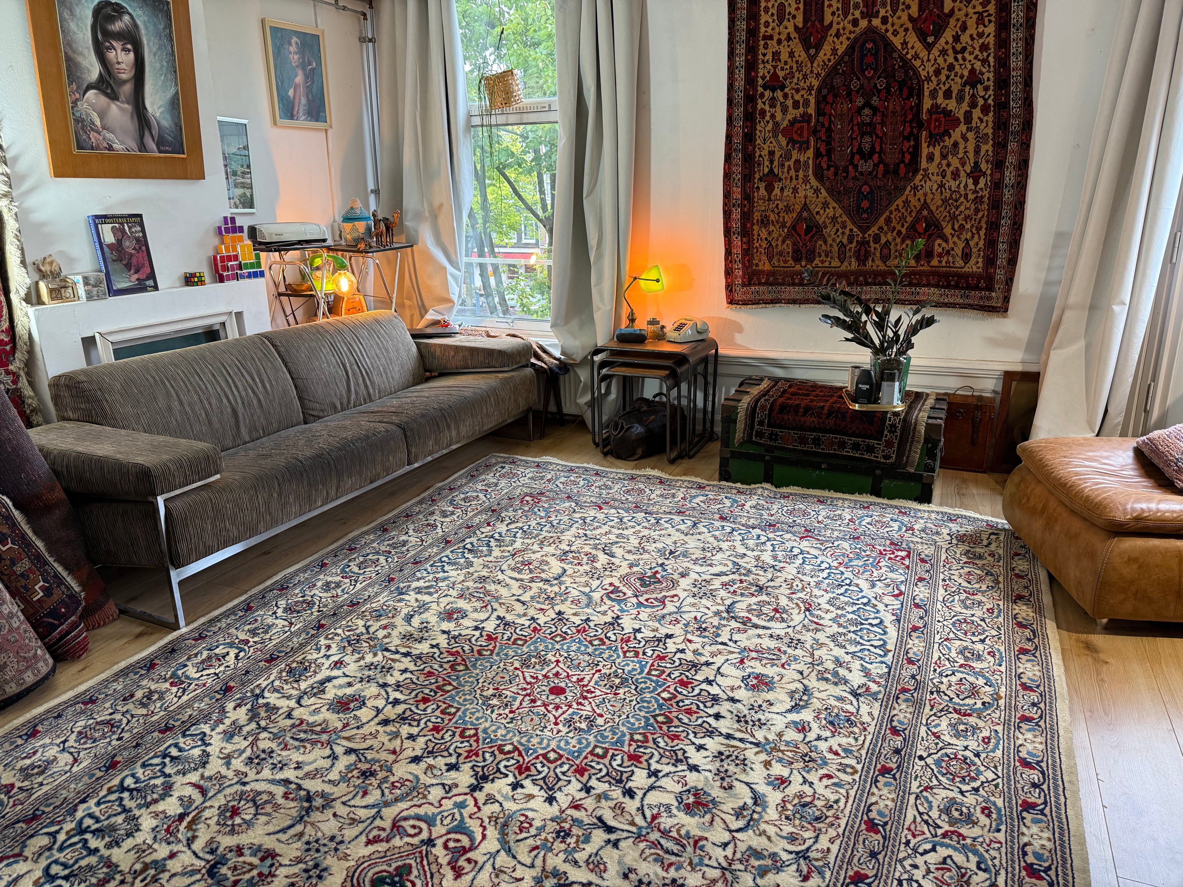 Handgeknoopt vintage Nain stijl tapijt – ca. 355 × 248 cm