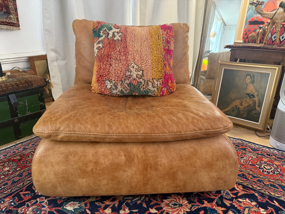 Handgemaakt kussen van een vintage Marokkaans tapijt – ca. 60 × 40 cm