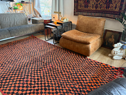 Grafisch vintage Berber tapijt in oranje &amp; zwart – 272 × 147 cm