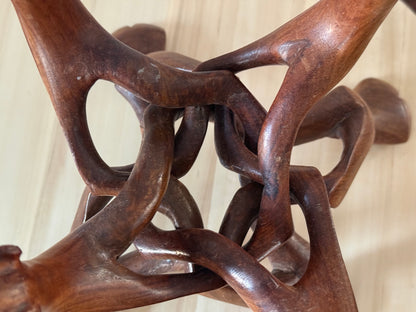 Unity Sculpture – Four Interwoven Camels