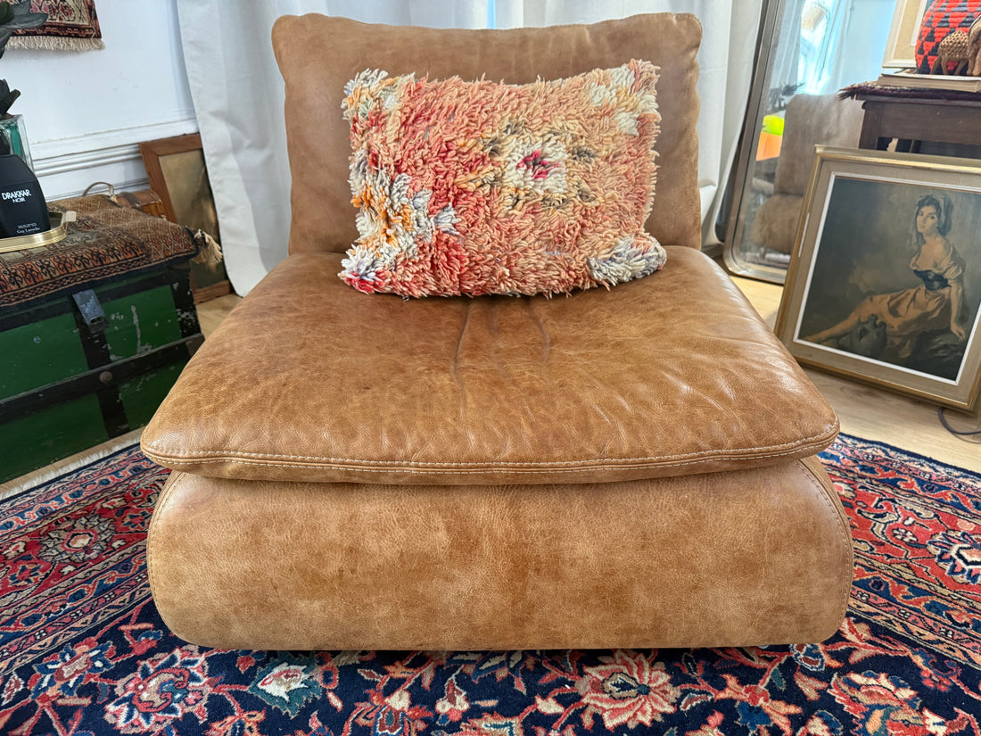 Handgemaakt kussen van een vintage Marokkaans tapijt – ca. 60 × 40 cm