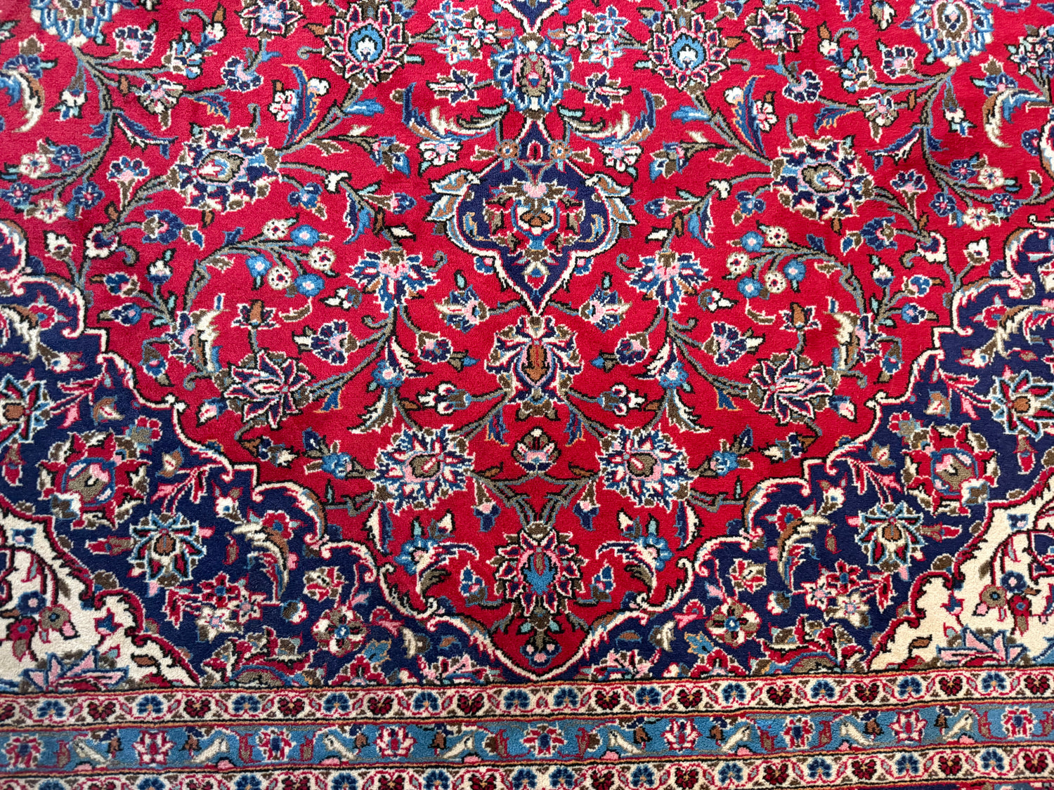 Groot handgeknoopt vintage tapijt – 352 × 247 cm