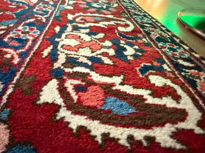 Vintage handgeknoopt tapijt 320 × 220 cm – klassiek rood met ivoor en donkerblauw